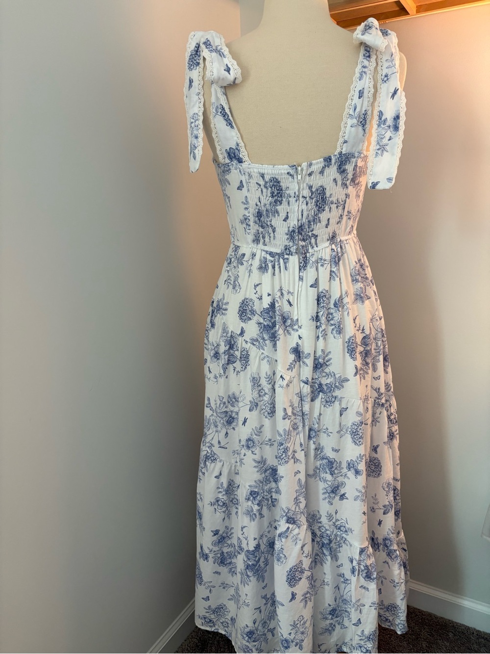 Francesca’s Floral Tie-Shoulder Maxi Dress - Picture 7 of 13